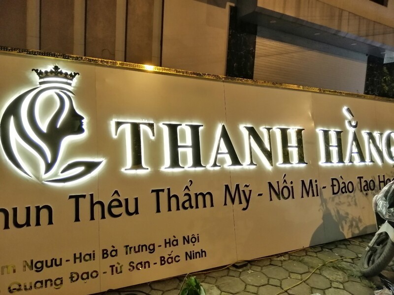 Tổng hợp 10 loại biển quảng cáo phổ biến nhất hiện nay